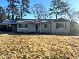 1943 Northbrook Ave in Macon, GA - Building Photo