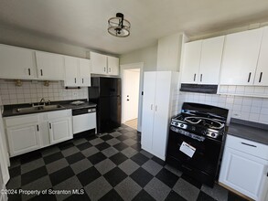 10 E Germania St in Ashley, PA - Building Photo - Building Photo