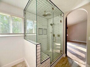 2154 Wasatch Blvd in Sandy, UT - Building Photo - Building Photo