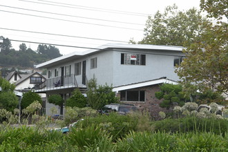 9220 Bancroft Ave in Oakland, CA - Building Photo - Building Photo