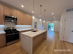 2046 W Washington Blvd in Chicago, IL - Building Photo - Building Photo