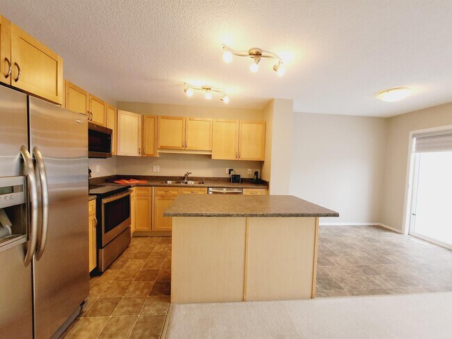 380 Silver Berry Rd NW in Edmonton, AB - Building Photo - Building Photo