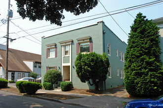 1315 SE 28th Ave in Portland, OR - Building Photo - Building Photo