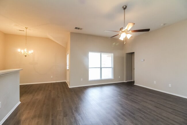 1735 Oneal St in Lancaster, TX - Building Photo - Building Photo