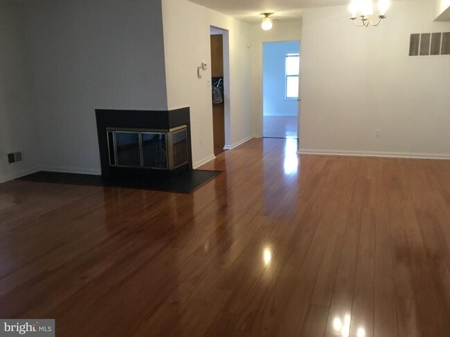 110 Lowell Ct in Princeton, NJ - Building Photo - Building Photo