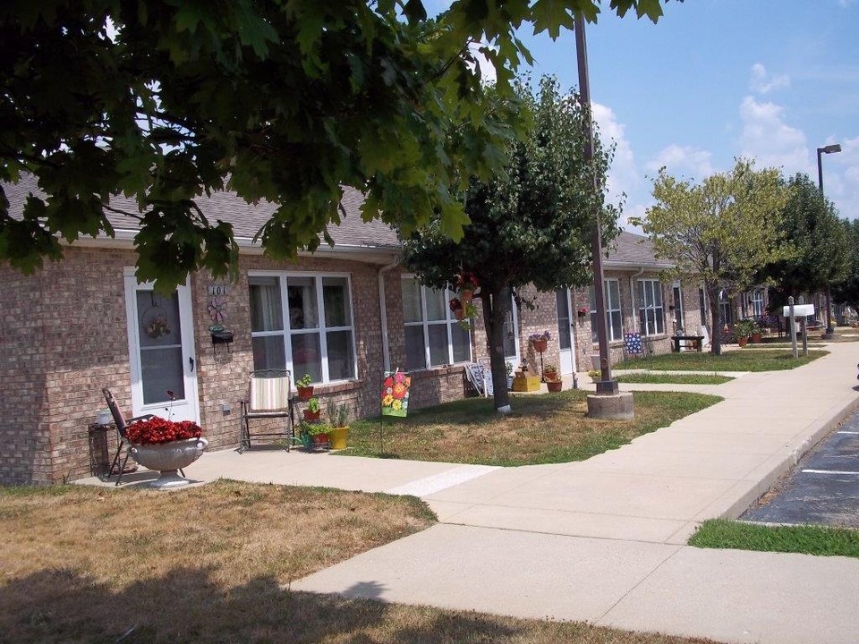 Pleasant Veiw of Oakland City in Oakland City, IN - Building Photo