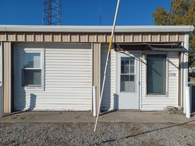 1908 Marion Ave in Mattoon, IL - Building Photo - Building Photo