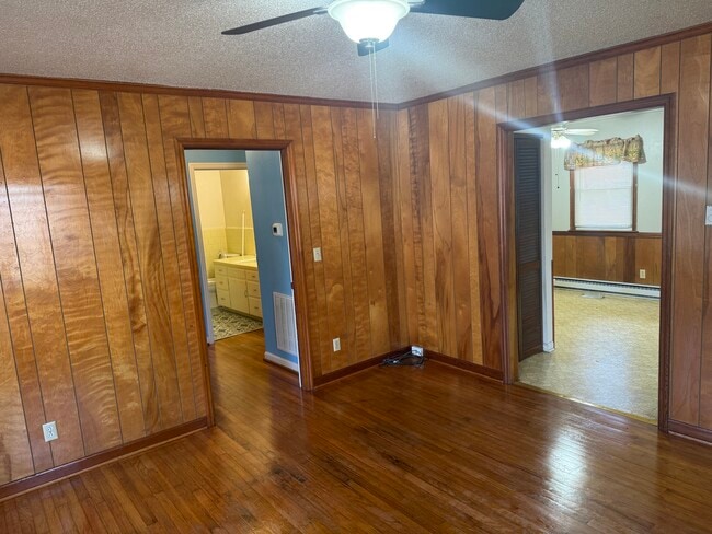 3733 Wakefield Ln, Unit 2 Bedroom Duplex