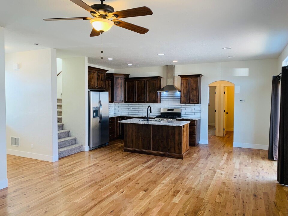 3923 N Jackie Ln in Boise, ID - Foto de edificio