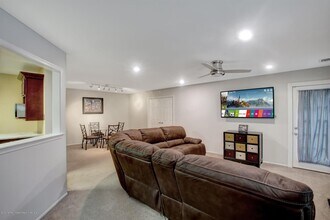 393 Yorkshire Pl in Morganville, NJ - Building Photo - Building Photo