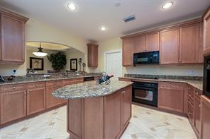 2826 Tiburon Blvd E-Unit -101 in Naples, FL - Building Photo - Building Photo