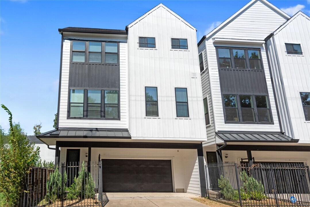 3365 Daphne St in Houston, TX - Building Photo