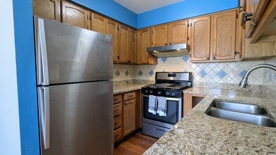 511 Nicole Dr in Bartlett, IL - Building Photo - Building Photo