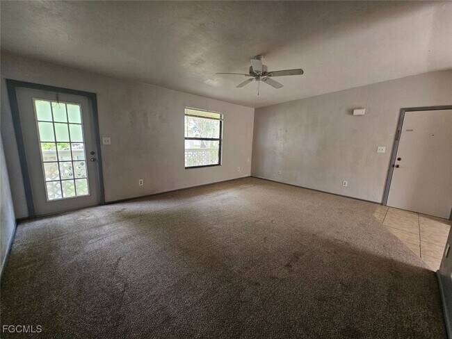 626 SE 13th Ct in Cape Coral, FL - Building Photo - Building Photo