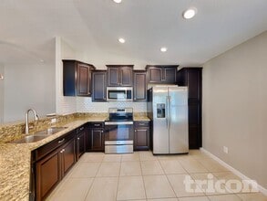 13928 Reindeer Cir in Hudson, FL - Foto de edificio - Building Photo