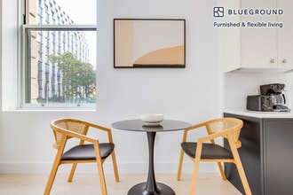 30 Morningside Dr in New York, NY - Foto de edificio - Building Photo