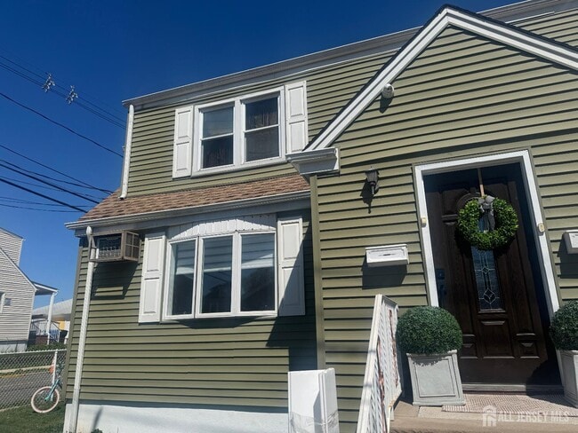 84 2nd St in Woodbridge Township, NJ - Building Photo - Building Photo