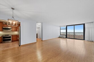 1920 N Clark St in Chicago, IL - Building Photo - Building Photo