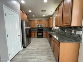 7727 Peaceful Trellis Dr in Las Vegas, NV - Building Photo - Building Photo