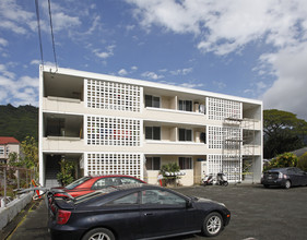 2948 E Manoa Rd in Honolulu, HI - Building Photo - Building Photo