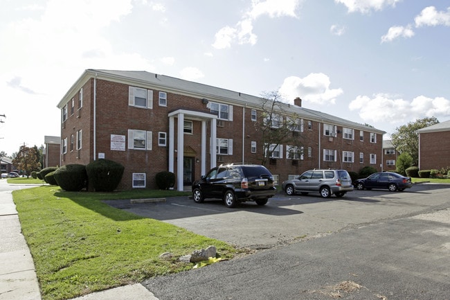 Beyerwood Apartments in Philadelphia, PA - Building Photo - Building Photo