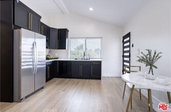 9704 Comanche Ave in Los Angeles, CA - Building Photo - Building Photo
