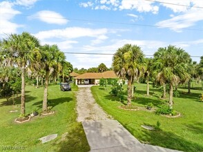 440 21st St NW in Naples, FL - Foto de edificio - Building Photo