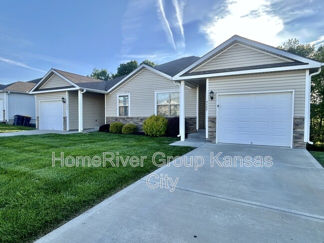 property at 9402 N Robinhood Ave
