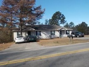 629 Elks Lake Rd in Hattiesburg, MS - Building Photo - Building Photo