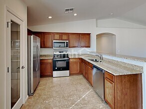 3429 E Crescent Way in Gilbert, AZ - Building Photo - Building Photo