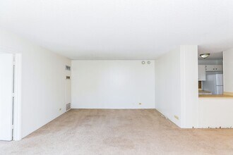 2215 Aloha Dr in Honolulu, HI - Foto de edificio - Building Photo