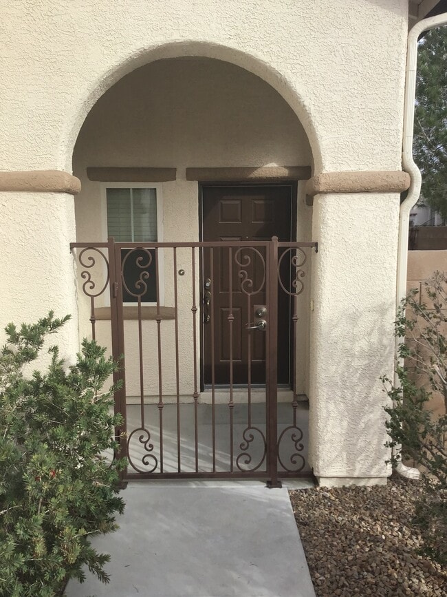 11028 Florence Hills St in Las Vegas, NV - Building Photo - Building Photo