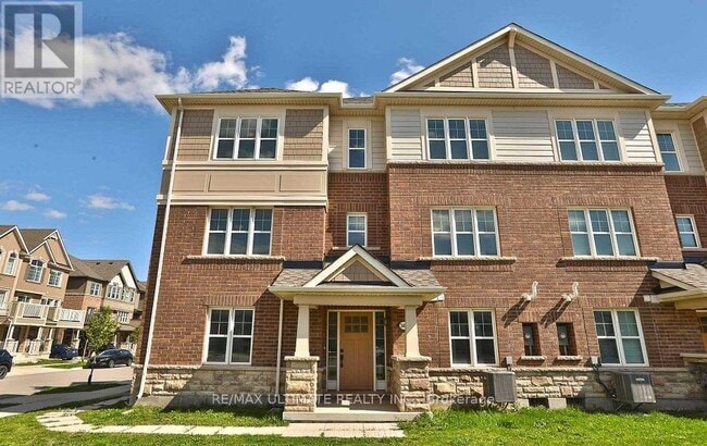 348 Sixteen Mile Dr in Oakville, ON - Building Photo - Building Photo