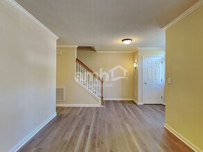 6323 Stonewick Dr in Jamestown, NC - Building Photo - Building Photo