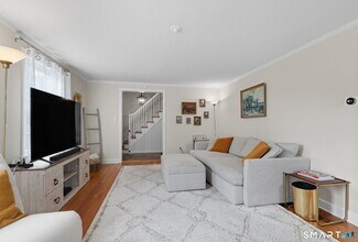 104 Bentwood Rd in West Hartford, CT - Building Photo - Building Photo