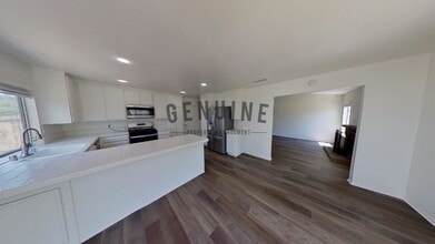 22606 Rockford Dr in Lake Forest, CA - Building Photo - Building Photo