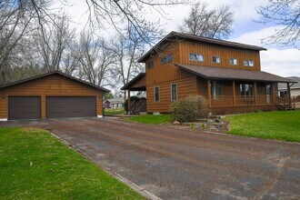 River Trail Estates in Weston, WI - Foto de edificio - Interior Photo