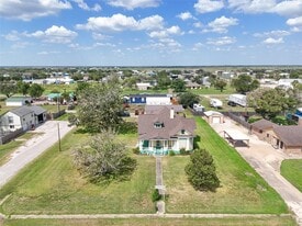 570 Wightman St in Matagorda, TX - Building Photo