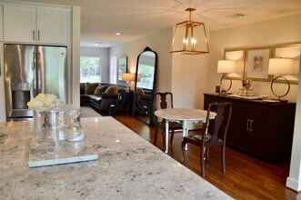 1744 Pine Village Dr in Houston, TX - Building Photo - Building Photo