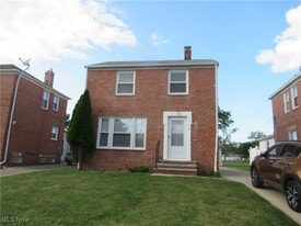 39 Eldred Ave in Bedford, OH - Building Photo