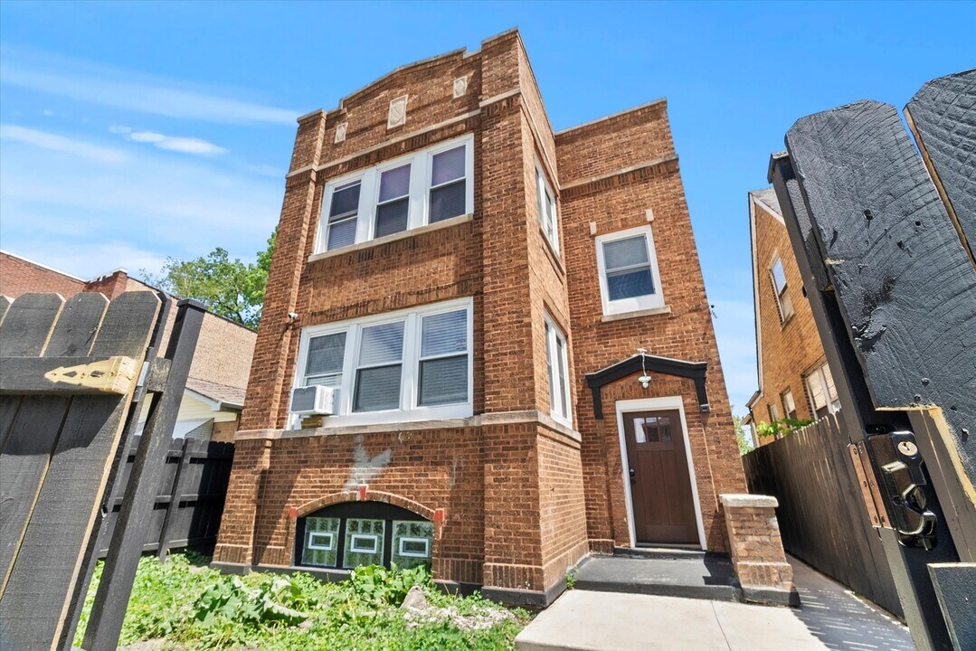6239 S Seeley Ave in Chicago, IL - Building Photo