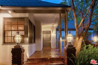 1526 San Vicente Blvd in Santa Monica, CA - Building Photo - Building Photo