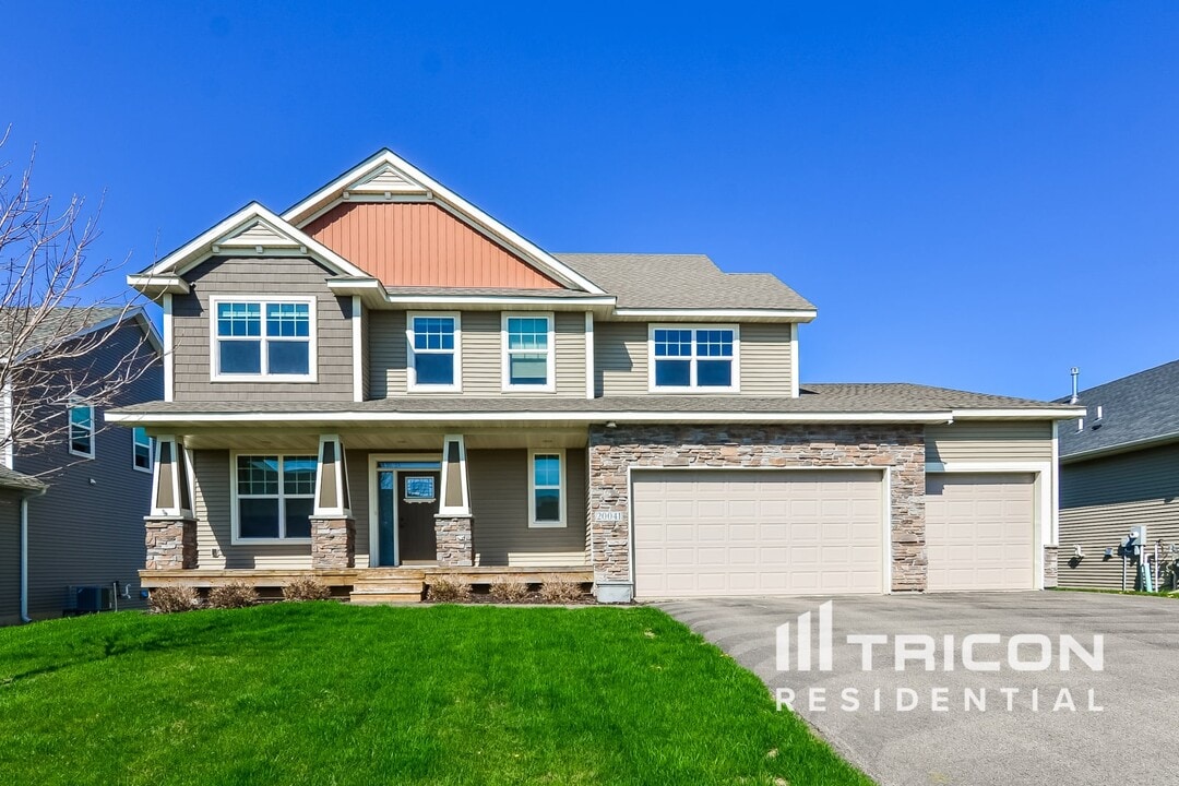 20041 Harness Ave in Lakeville, MN - Building Photo