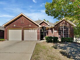 6215 Hillside Ln in Sachse, TX - Building Photo