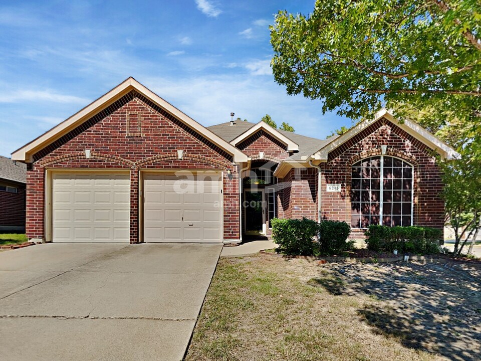 6215 Hillside Ln in Sachse, TX - Building Photo