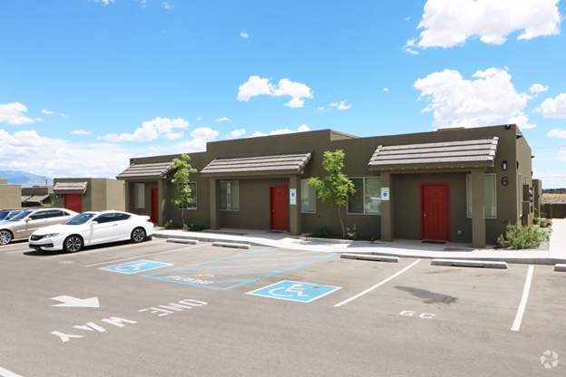 Paradiso Townhomes in Albuquerque, NM - Building Photo