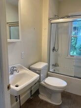 34 Day Ave, Unit 34 Day Ave in Northampton, MA - Building Photo - Building Photo