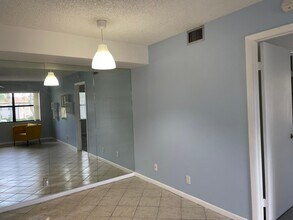 7070 Golf Colony Ct in Greenacres, FL - Building Photo - Building Photo