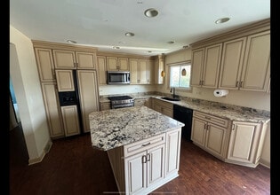 551 N Michigan St in Elmhurst, IL - Building Photo - Building Photo