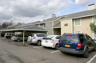 Conestoga Park I in Beaverton, OR - Foto de edificio - Building Photo